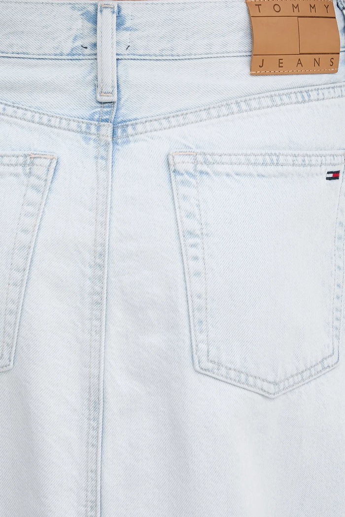 Rifľová sukňa Tommy Jeans modrá DW0DW21069