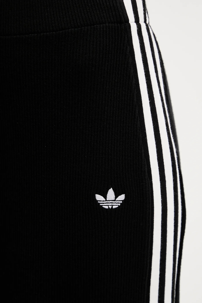 Пола adidas Originals 3-Stripes черен JW2661