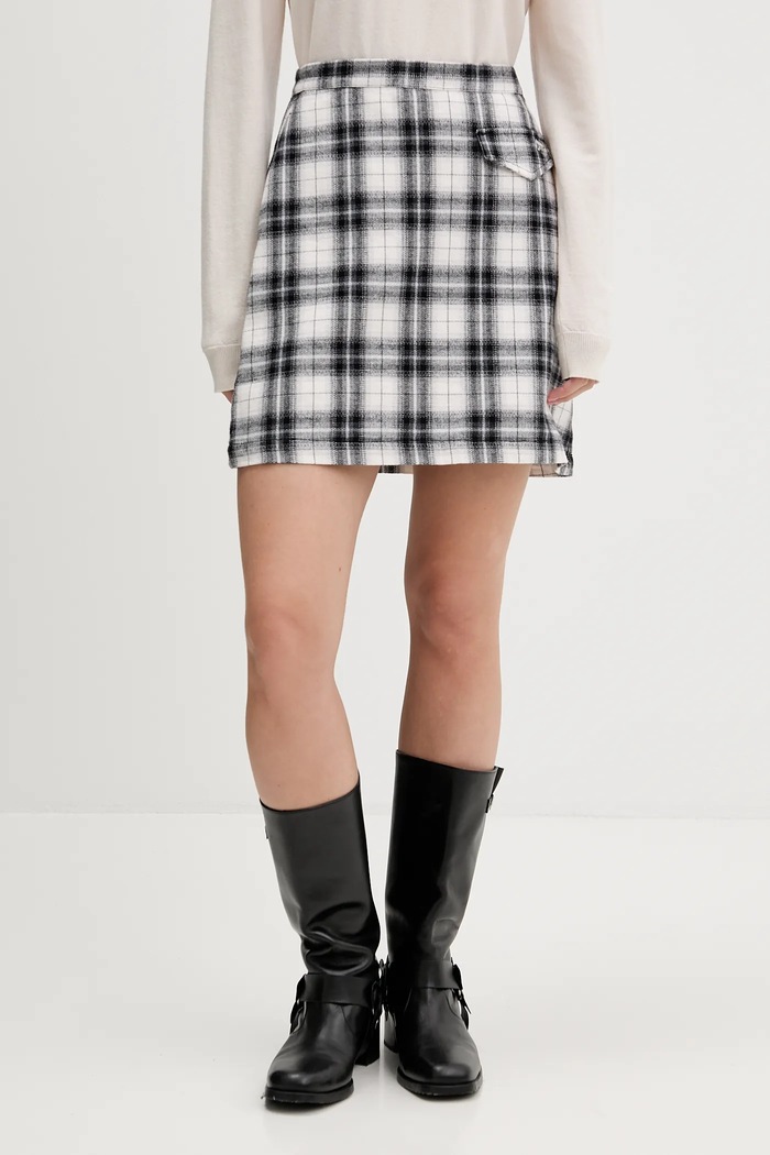 Bavlnená sukňa Tommy Jeans káro čierna DW0DW21461