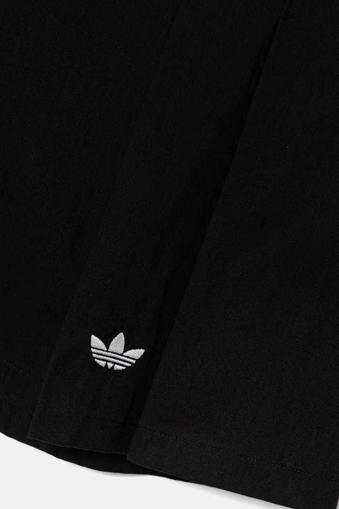 Dievčenská bavlnená sukňa adidas Originals čierna JV7702