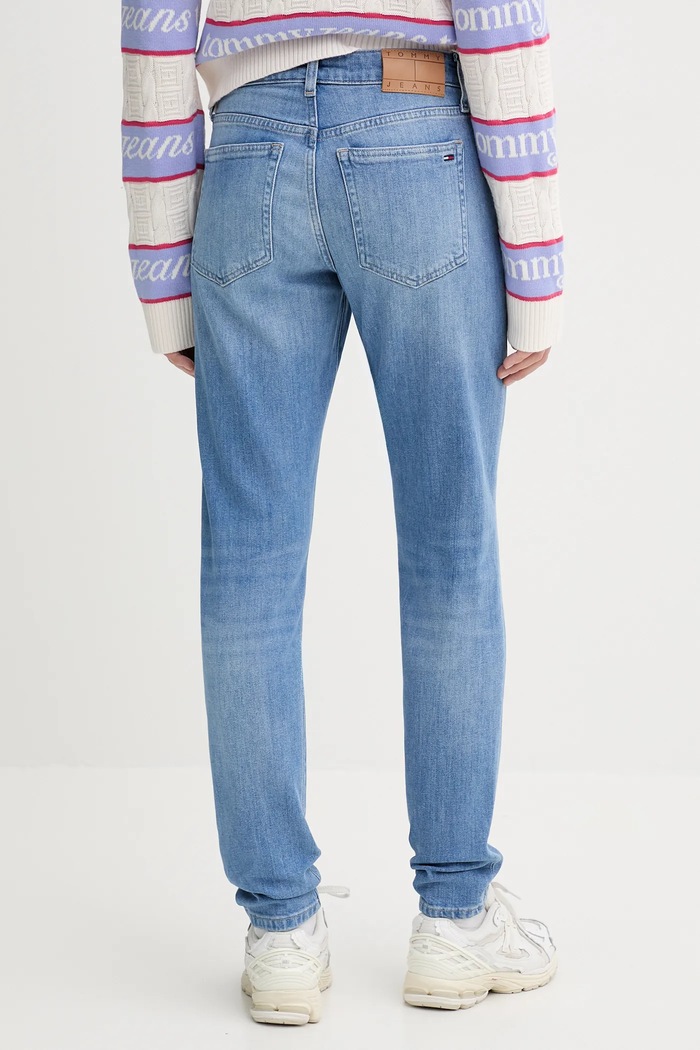 Oblečenie Rifle Tommy Jeans DW0DW21806 modrá