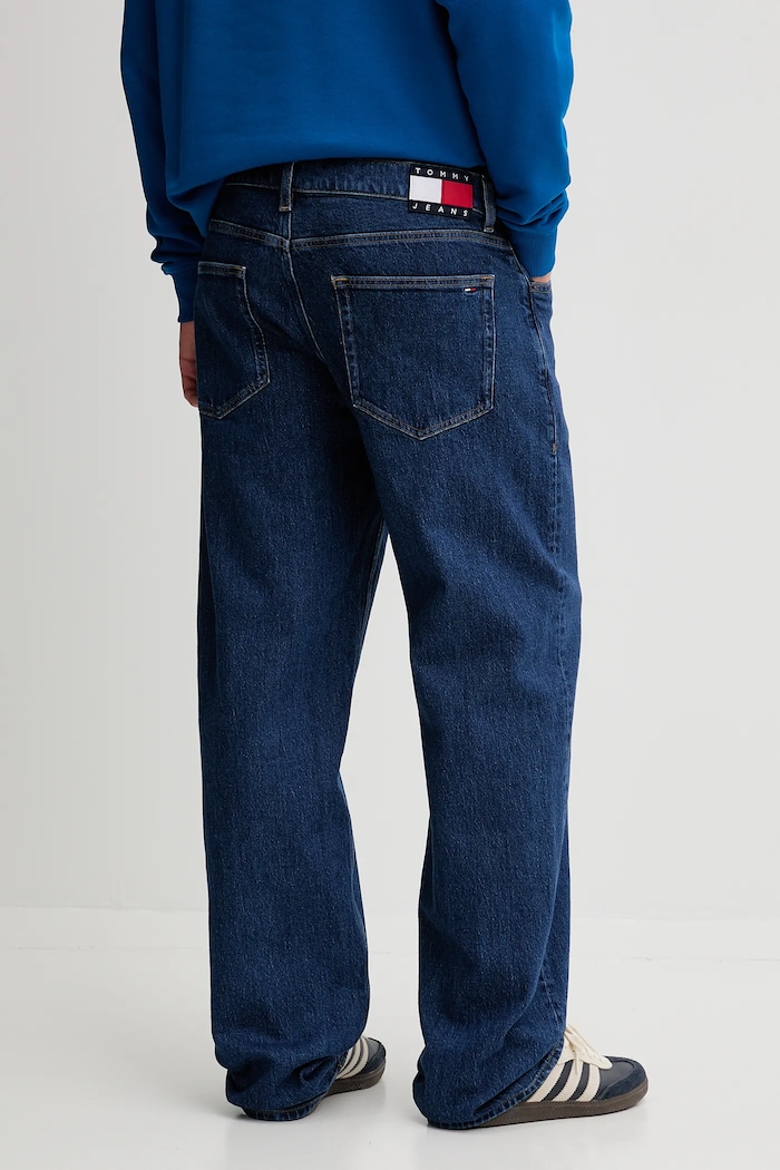 Oblačila Kavbojke Tommy Jeans DM0DM22243 modra