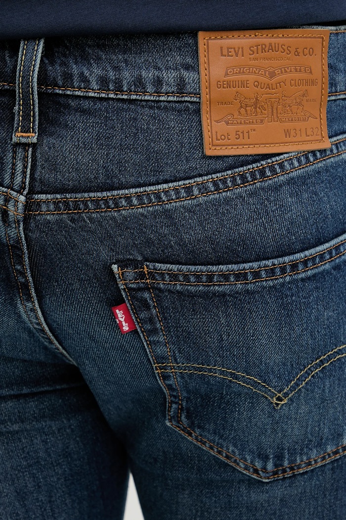 Levi's farmer sötétkék 04511.6127