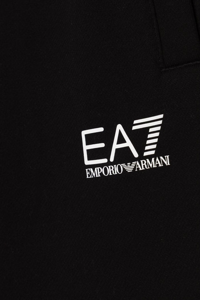 Chłopiec EA7 Emporio Armani spodnie dresowe dziecięce z bawełną 7B000163.AF10368 czarny