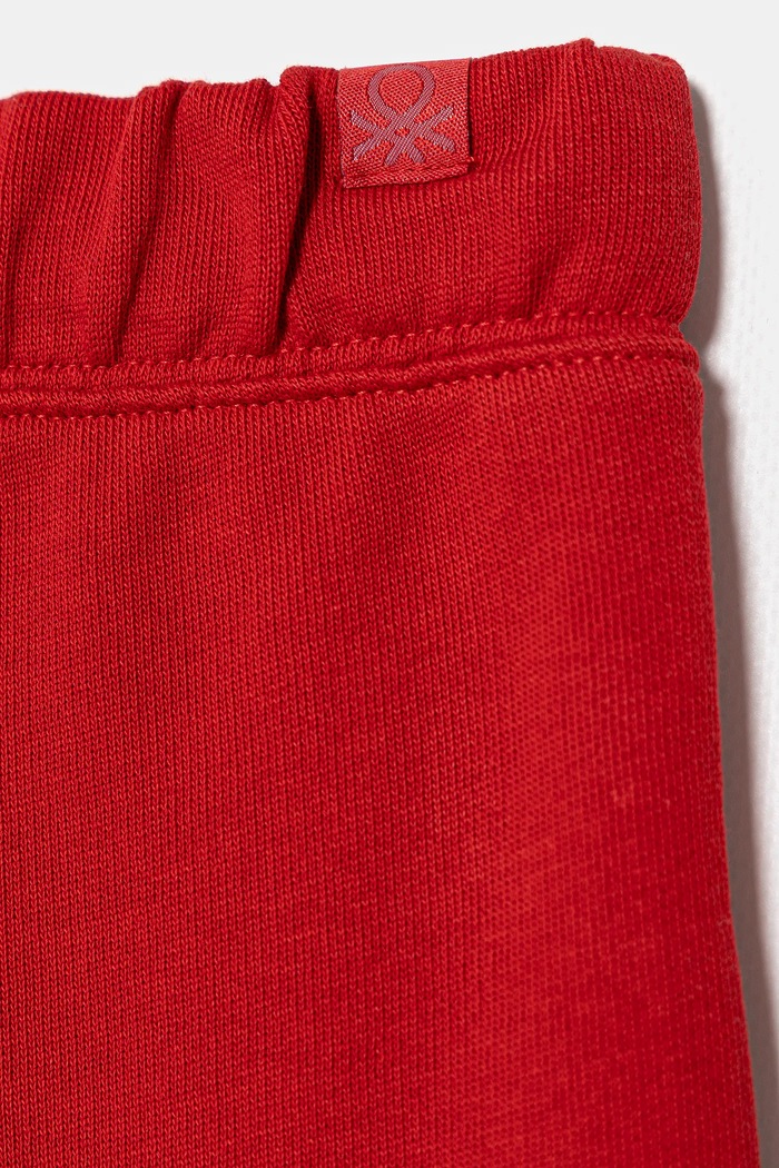 Chlapec Detské bavlnené tepláky United Colors of Benetton 3J68GF027.P.Season.9BYA červená