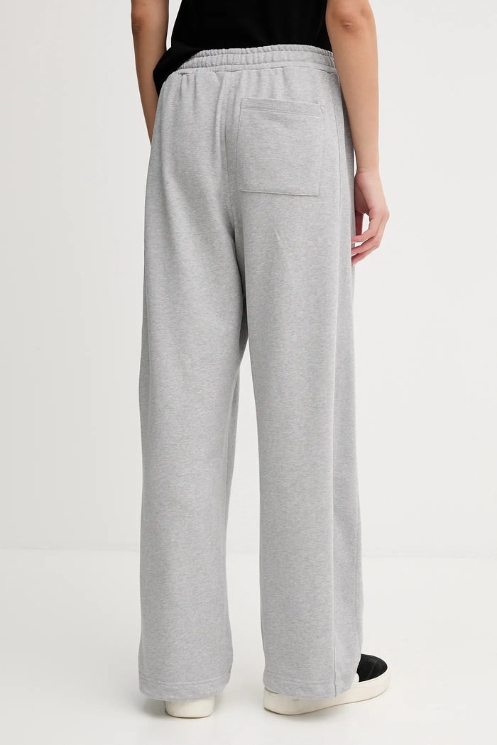 Odzież Calvin Klein Jeans spodnie dresowe LV047C249G szary