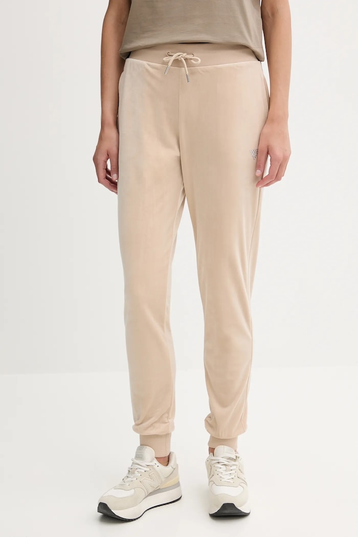 Guess spodnie dresowe welurowe COUTURE z elastanem beżowy V3BB27.K0232