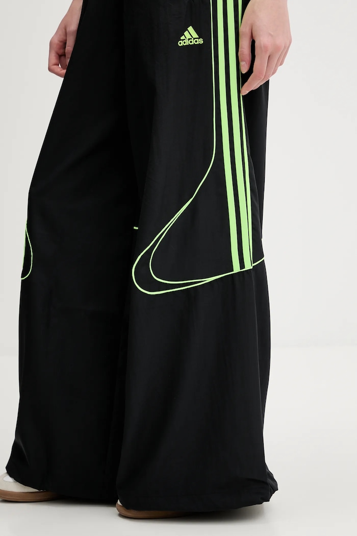 adidas Originals spodnie dresowe Teamgeist czarny JV7478