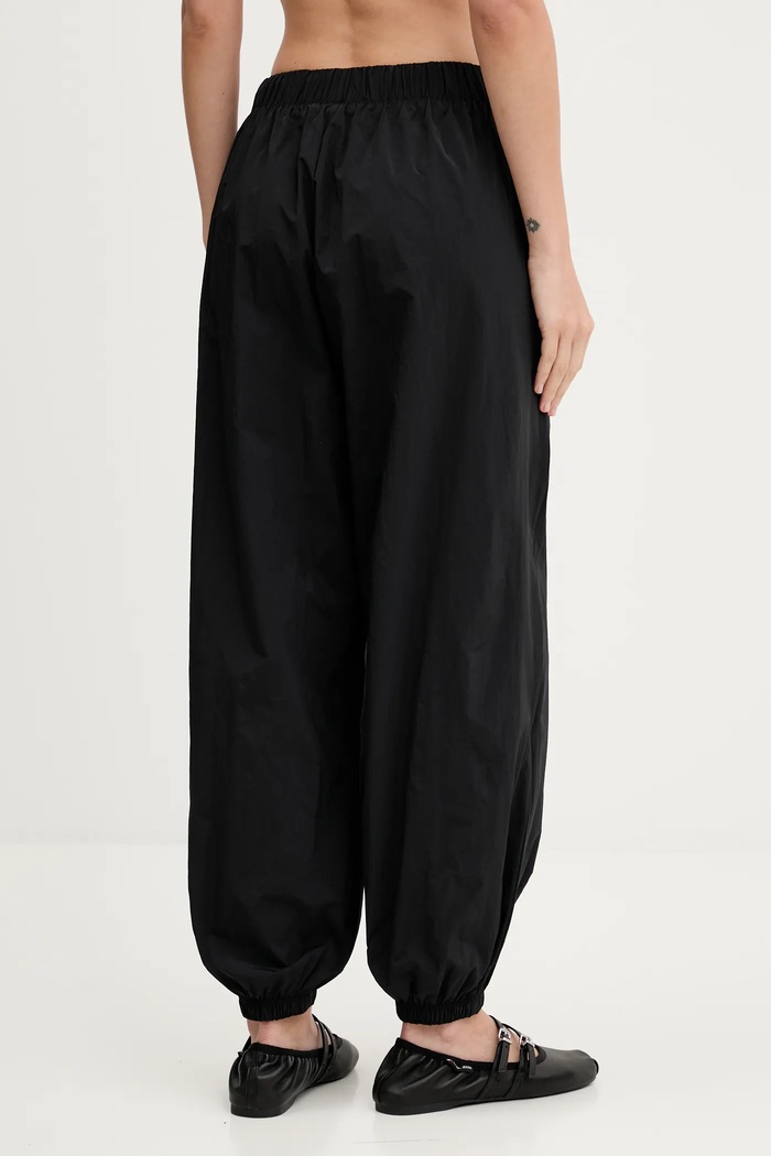 Odzież adidas Originals spodnie dresowe Essentials JY5044 czarny