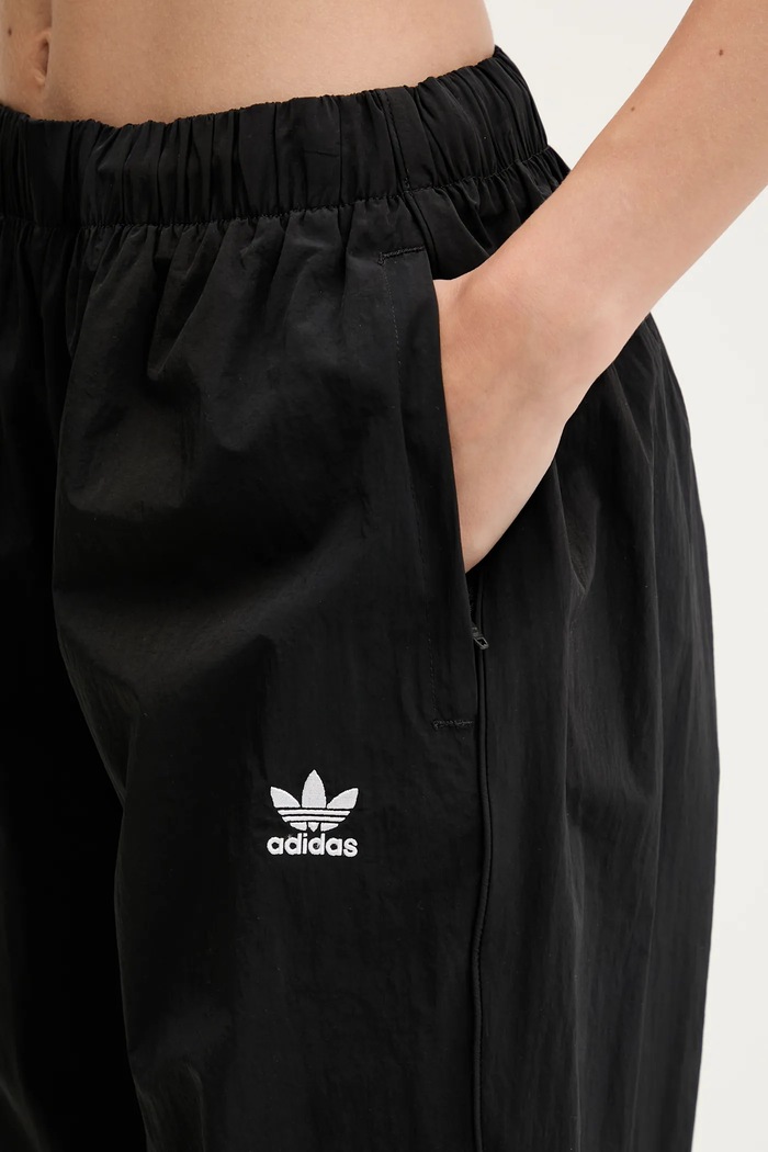 adidas Originals spodnie dresowe Essentials czarny JY5044