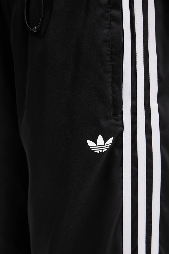 adidas Originals spodnie dresowe Trackpant czarny KE9790