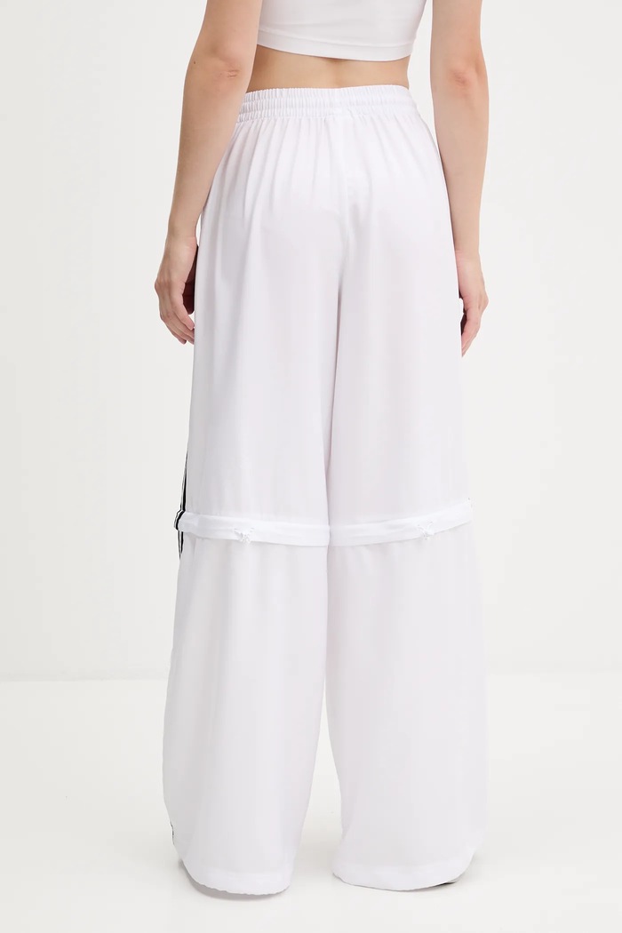 Oblačila Spodnji del trenirke adidas Originals Oversized Trackpants KE7571 bela