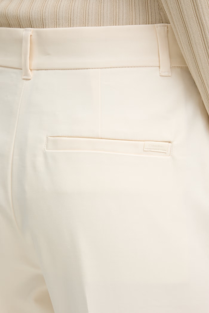 Calvin Klein Nohavice chinos dámske bavlnené s elastanom béžová LV044B916G