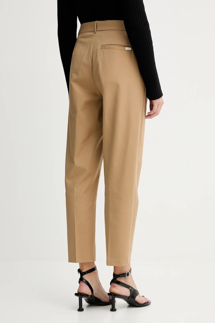 Oblečenie Calvin Klein nohavice chinos dámske bavlnené s elastanom LV044B916G zelená