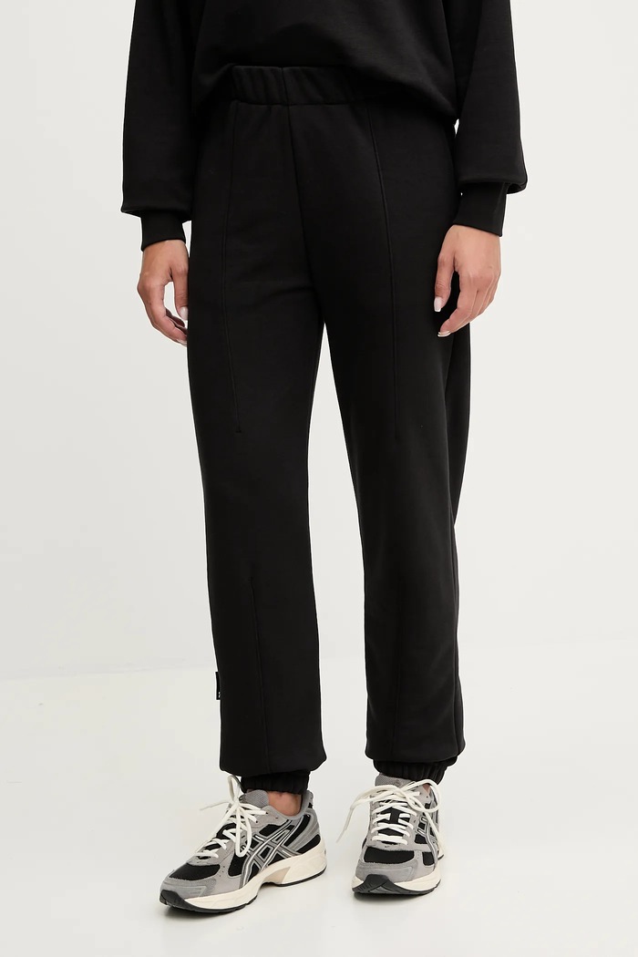 On pantaloni de trening Club tricotaj negru 1WE10050553