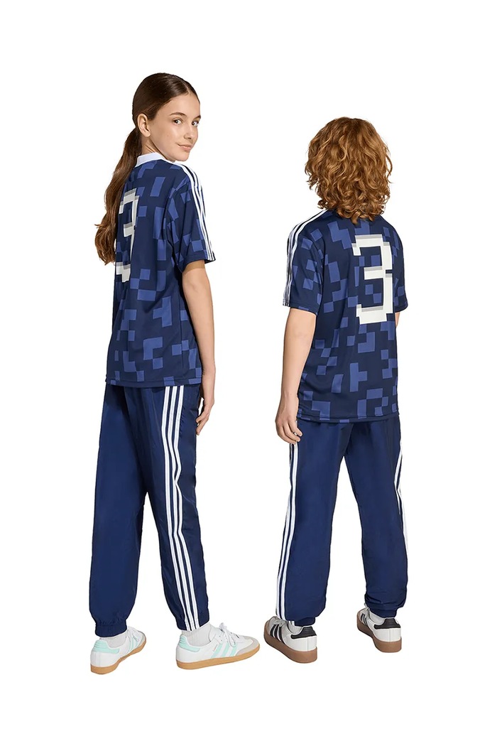 Detské tepláky adidas Originals MINECRAFT KD9837 tmavomodrá