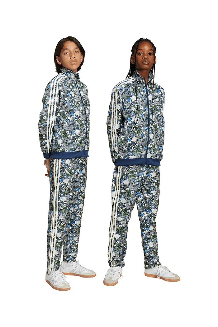 Detské tepláky adidas Originals tmavomodrá JV7825