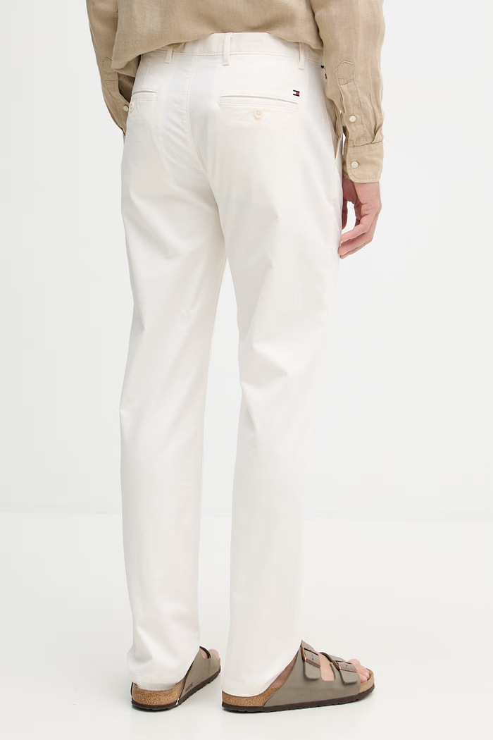 Abbigliamento Tommy Hilfiger Pantaloni chinos da uomo in cotone con elastan MW0MW40262 verde