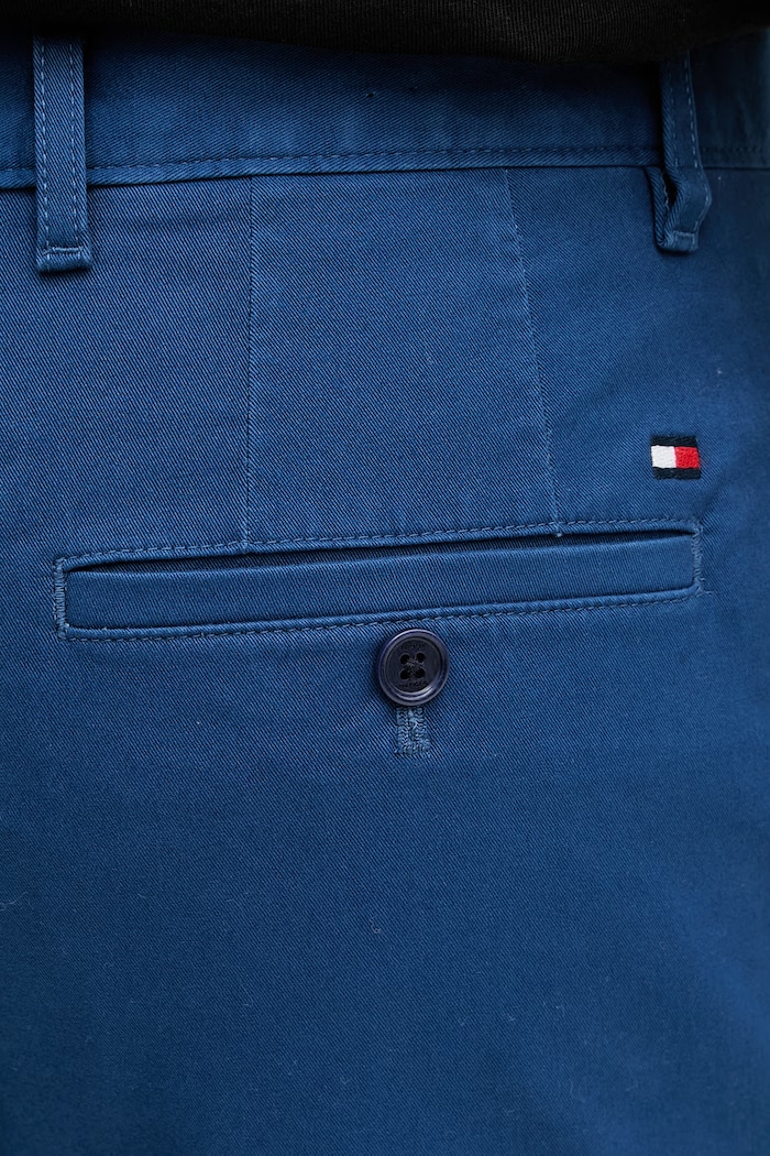 Tommy Hilfiger nohavice chinos pánske bavlnené s elastanom modrá MW0MW40262