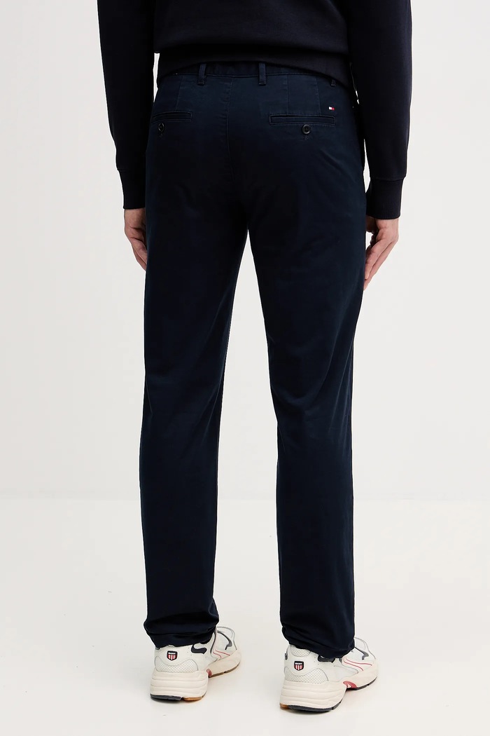 Oblečenie Tommy Hilfiger nohavice chinos pánske bavlnené s elastanom MW0MW40262 tmavomodrá