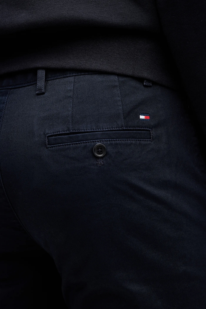 Tommy Hilfiger nohavice chinos pánske bavlnené s elastanom tmavomodrá MW0MW40262