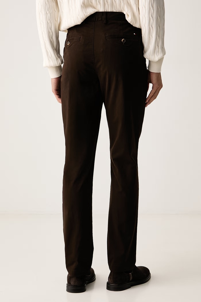 Oblečenie Tommy Hilfiger nohavice chinos pánske bavlnené s elastanom MW0MW40262 hnedá