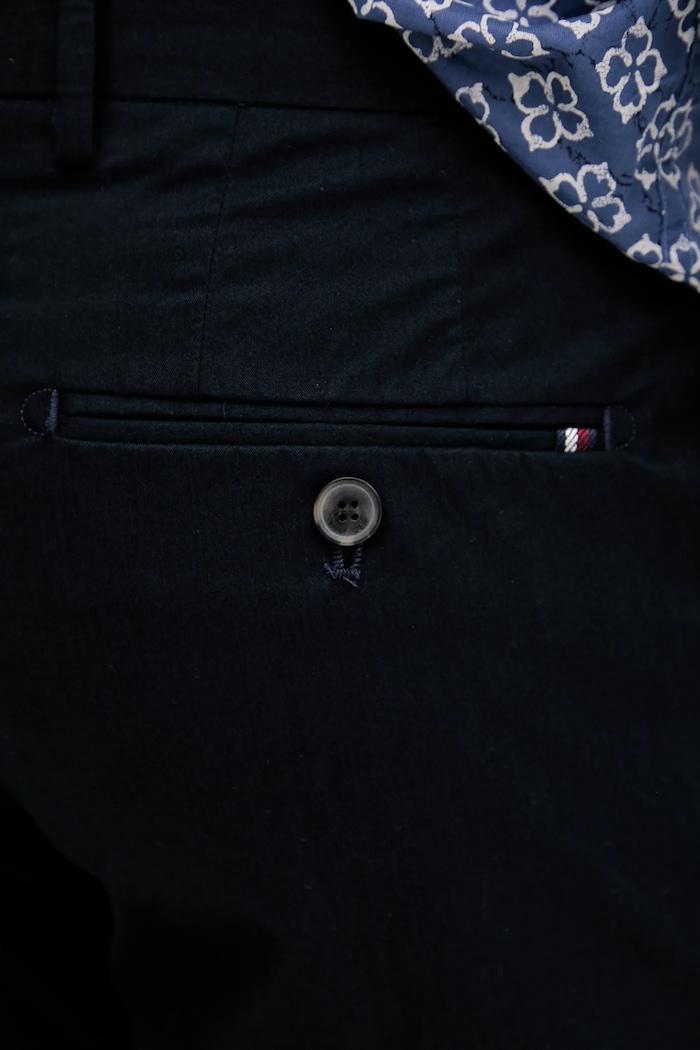 Hlače Tommy Hilfiger mornarsko plava MW0MW39726