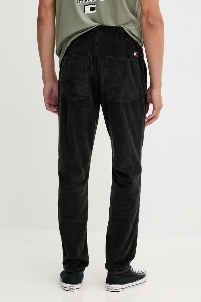 Odzież Tommy Jeans spodnie sztruksowe DM0DM21997 czarny