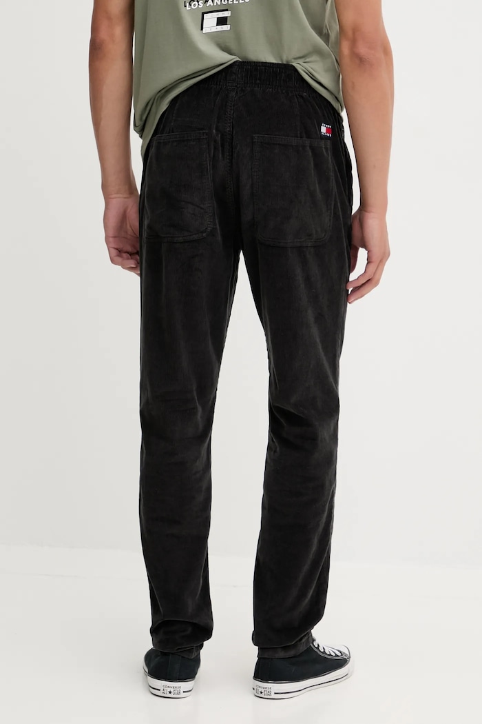 Odzież Tommy Jeans spodnie sztruksowe DM0DM21997 czarny