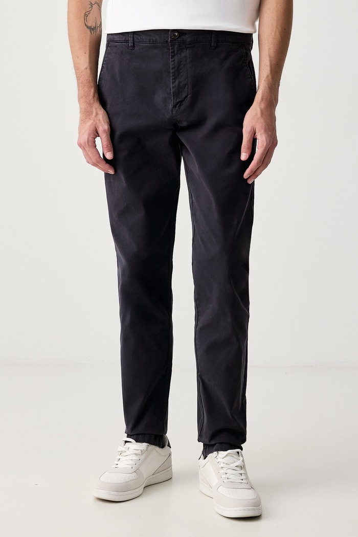 United Colors of Benetton Spodnie chinos męskie bawełniane z elastanem granatowy 4TZYUF04P