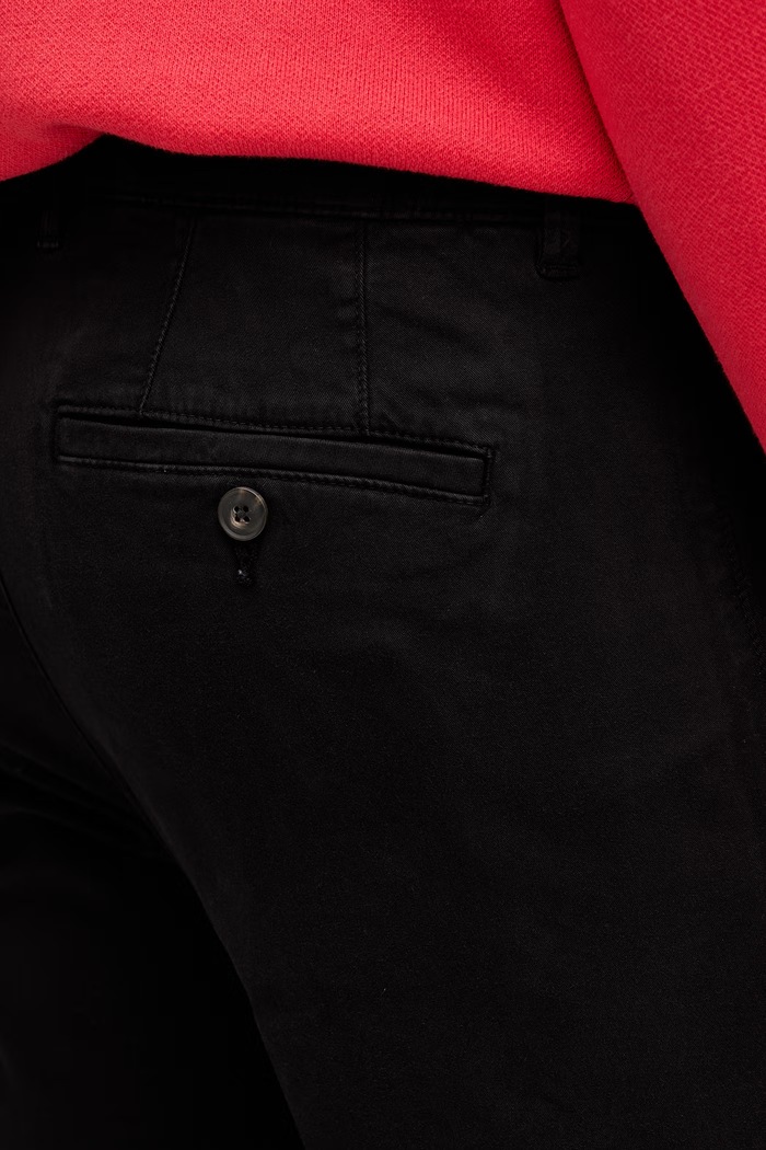 United Colors of Benetton pantaloni chinos bărbați din bumbac cu elastan negru 4TZYUF04P