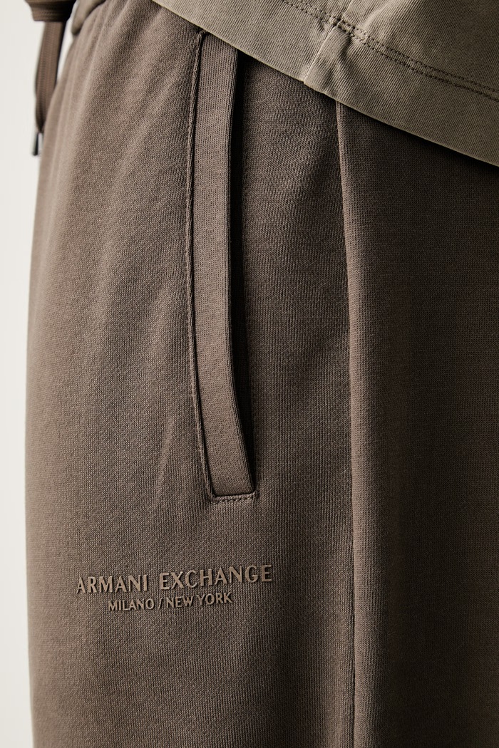 Armani Exchange donji dio trenirke za muškarce od pamuka smeđa XM001299.AF20934