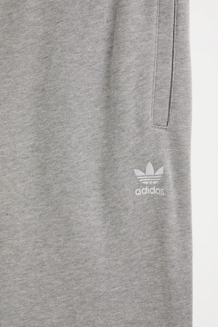 Bavlnené tepláky adidas Originals Essentials sivá JY6271