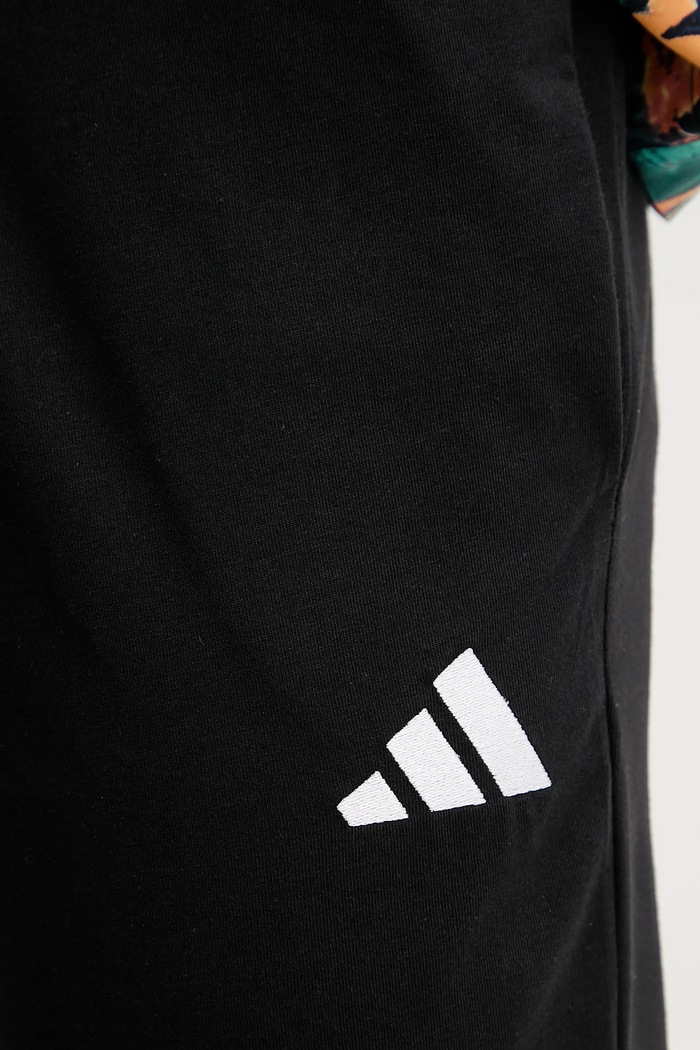 adidas melegítőnadrág Essential fekete JF1105