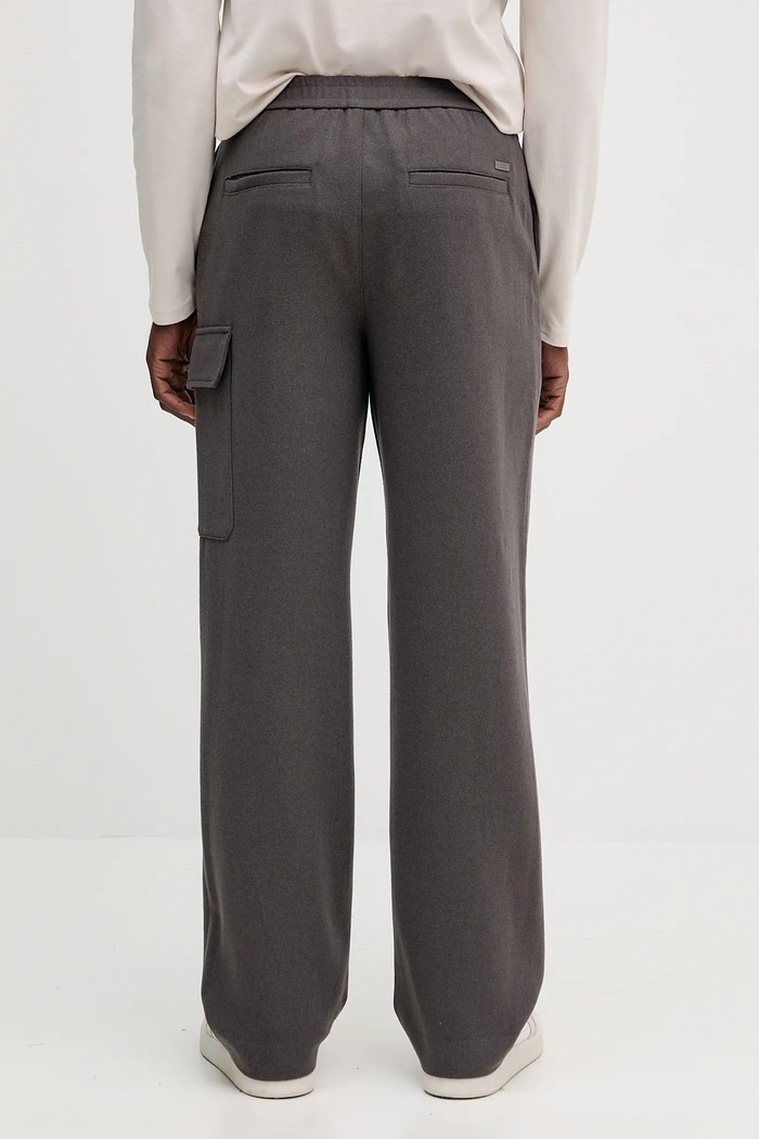 Odzież Armani Exchange spodnie z domieszką wełny XM001214.AF16644 brązowy