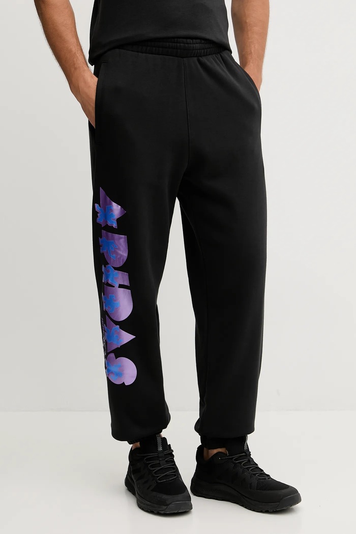 Bavlněné tepláky adidas Performance PRIDE potisk černá JL7626
