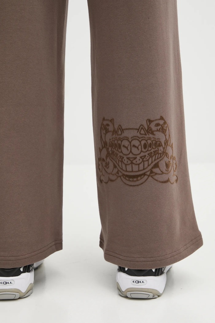 Παντελόνι φόρμας Puma PUMA x RIPNDIP καφέ 632416
