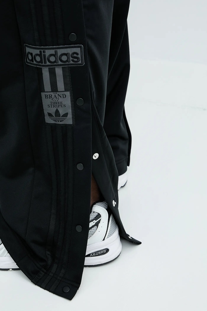adidas Originals spodnie dresowe Adibreak czarny JY1306