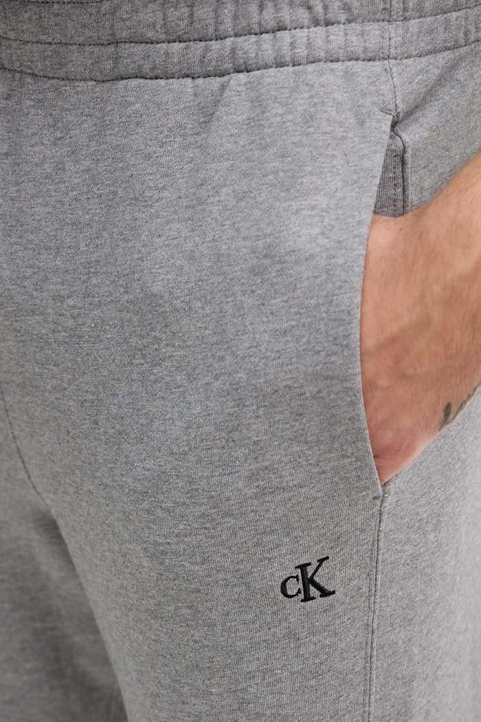 Bavlnené tepláky Calvin Klein Jeans sivá LV04RD241G