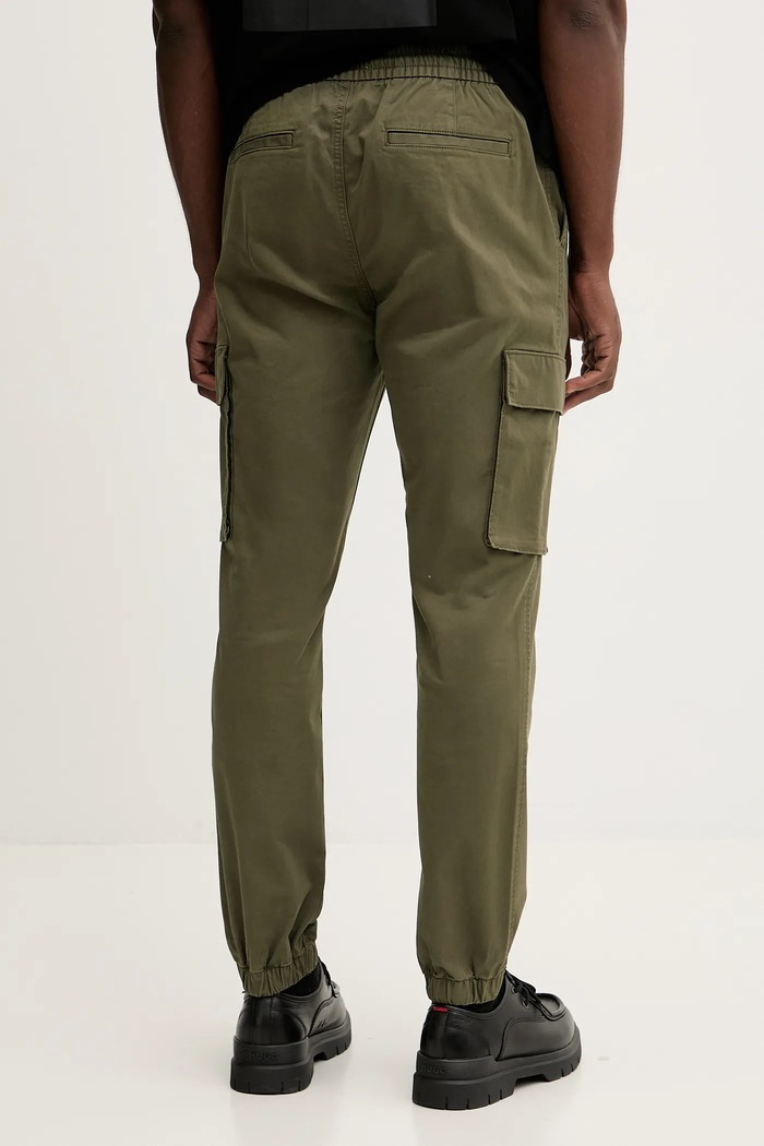 Oblečenie Calvin Klein Jeans nohavice cargo pánske bavlnené s elastanom LV04RD608G zelená
