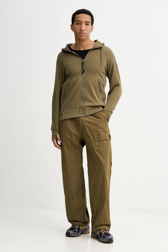 C.P. Company spodnie bawełniane 19CMPA065A110324G zielony AW25