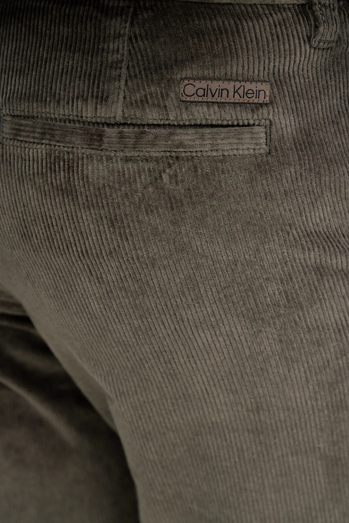 Calvin Klein Jeans spodnie sztruksowe zielony LV04RD605G