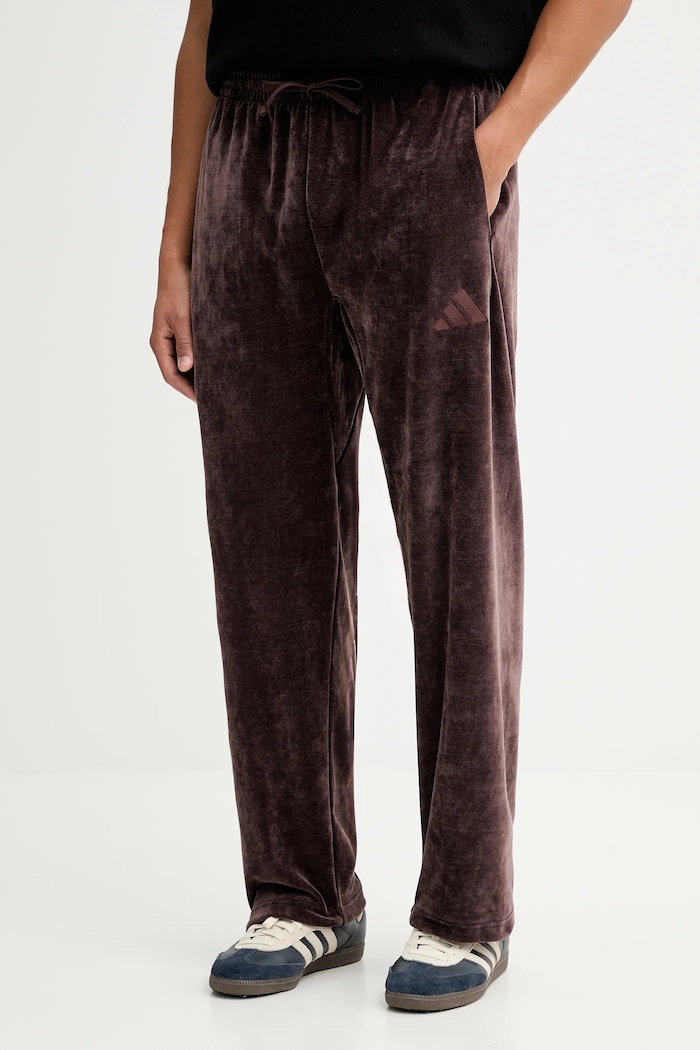 adidas pantaloni de trening All Szn Luxe velur maro JL6571