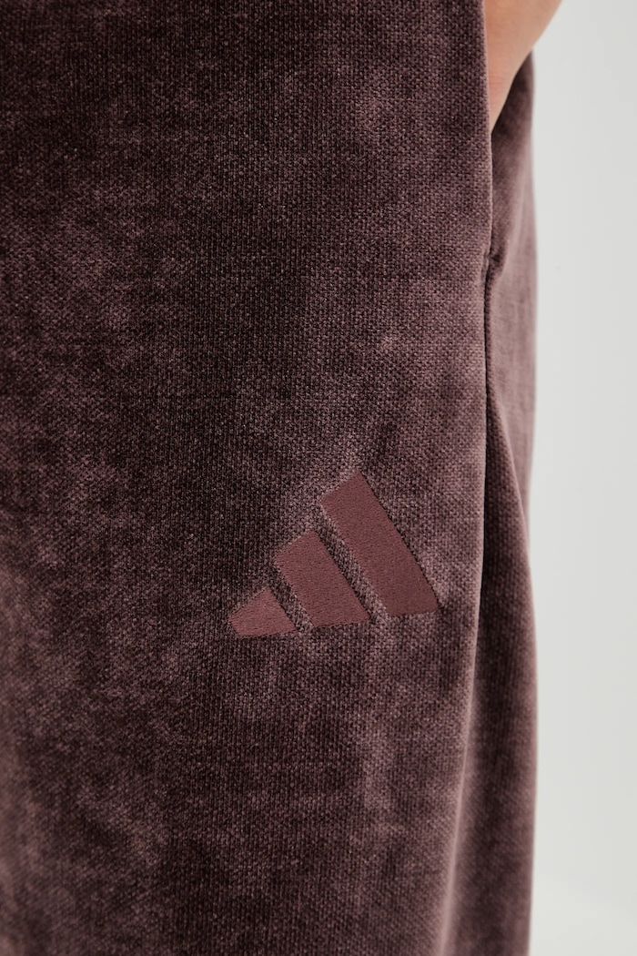 adidas pantaloni de trening All Szn Luxe maro JL6571