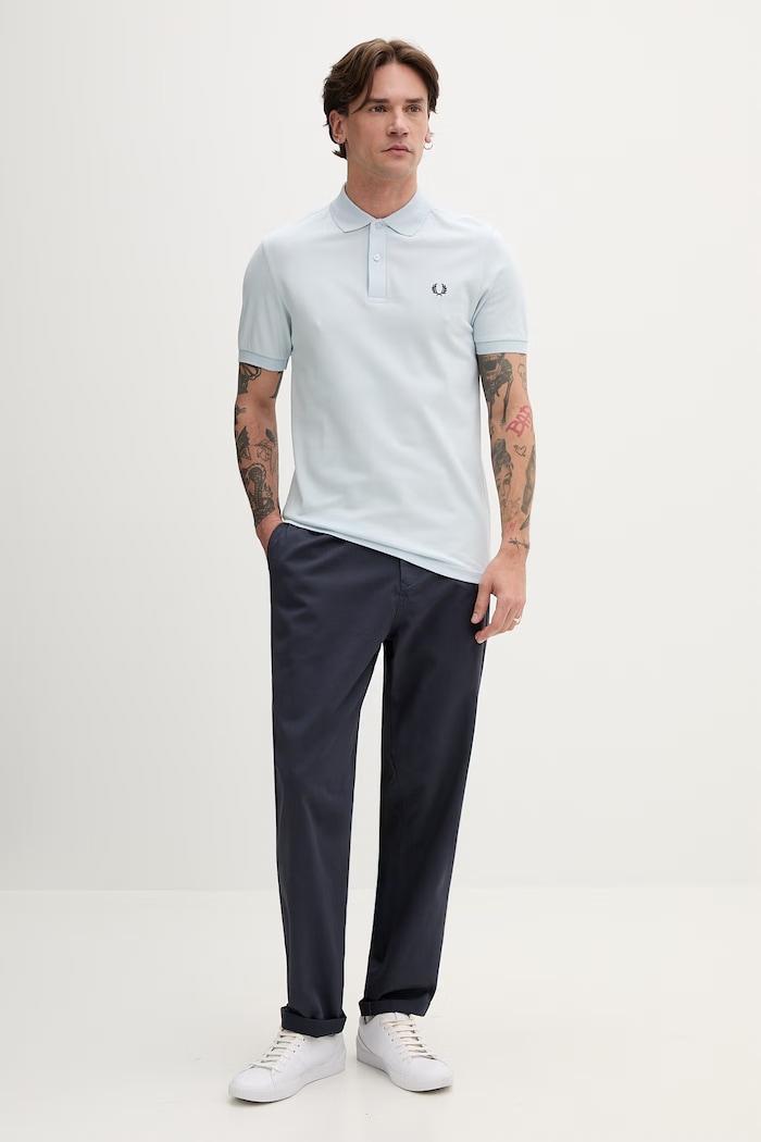 Bombažne hlače Fred Perry T9130 mornarsko modra AW25
