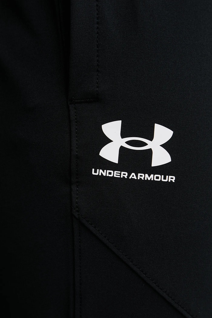 Donji dio trenirke Under Armour Vibe Woven crna 1386557