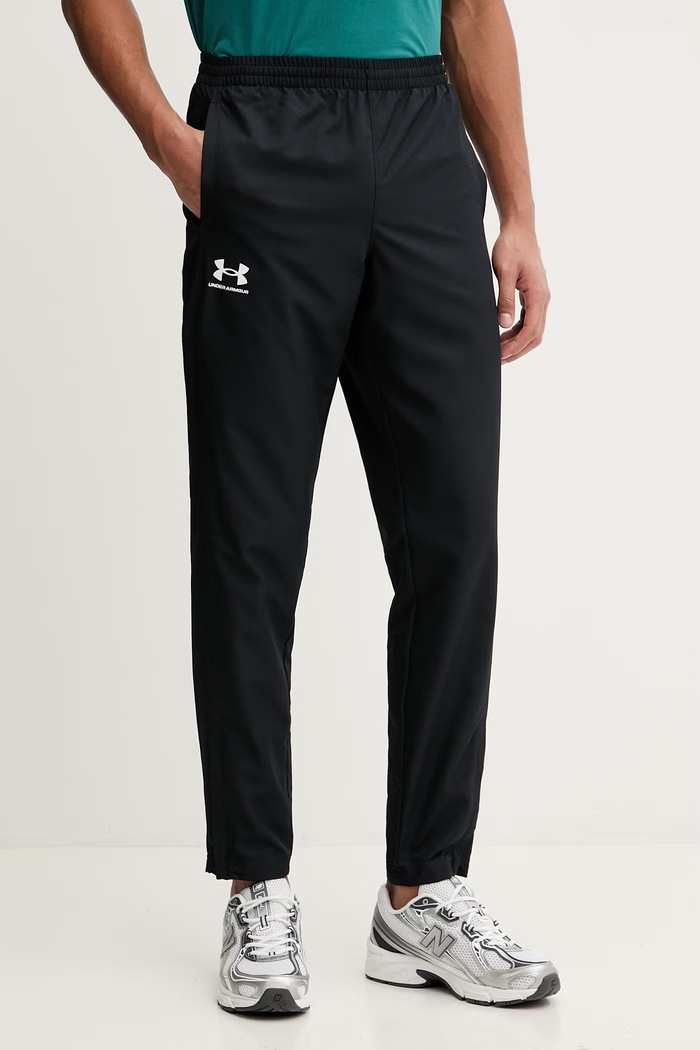 Under Armour spodnie dresowe dzianina czarny 1390150