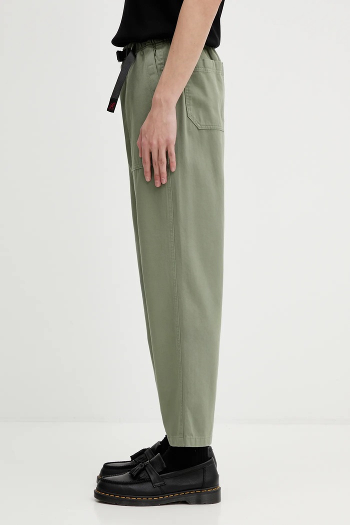 Памучен панталон Gramicci LOOSE TAPERED RIDGE PANT G114.OGT. зелен AW25