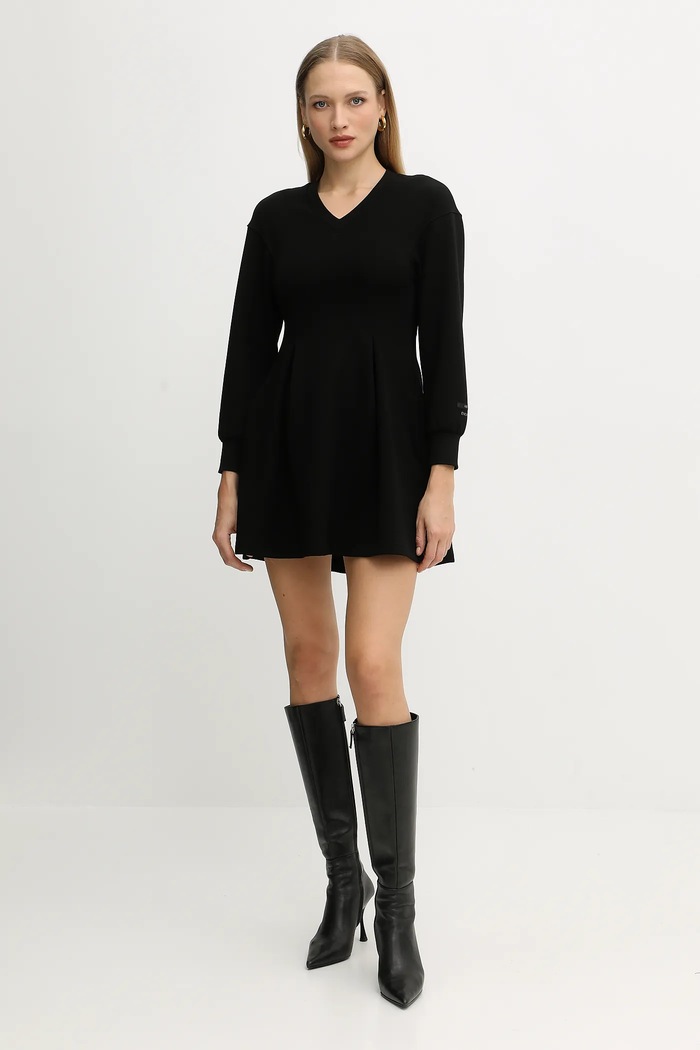Armani Exchange Šaty Armani Exchange XW001288.AF16111 černá AW25
