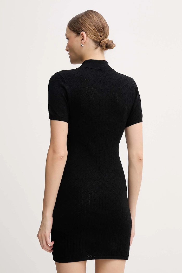 Oblečenie Šaty Calvin Klein Jeans LV044D309G čierna